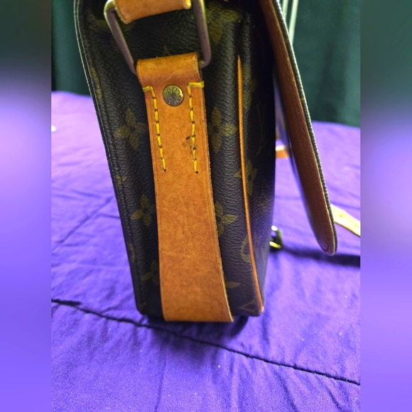 Authentic Louis Vuitton Cartouchier MM - Picture 7 of 11